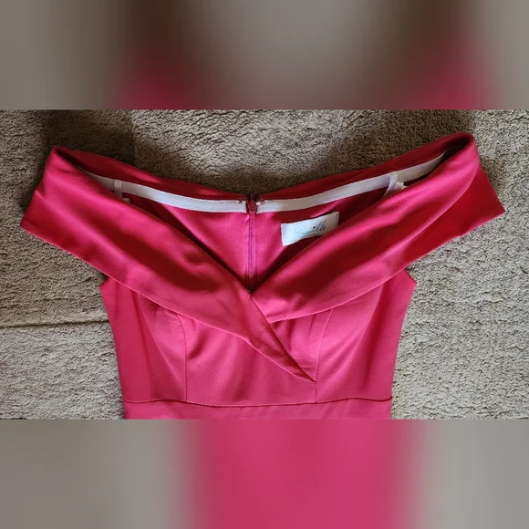 Pretty in Pink Off the shoulder Dress. SIZE: 6 COLOR: Pink - Picture 3 of 8
